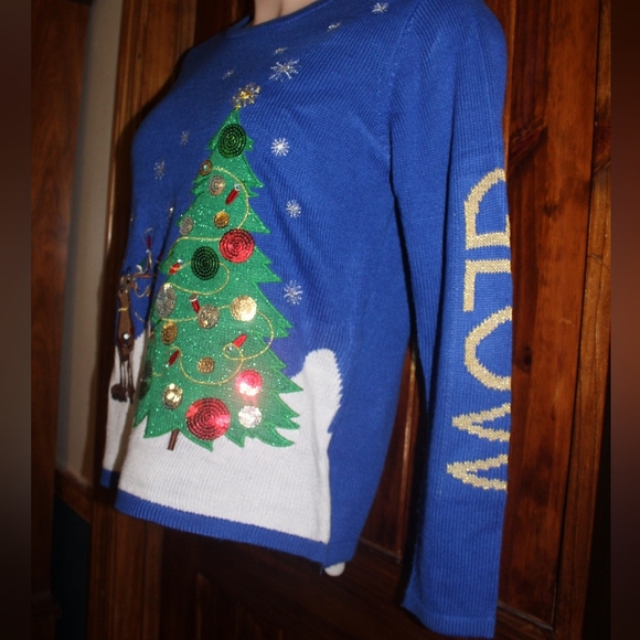 Light Up  Christmas Sweater - Picture 4 of 8